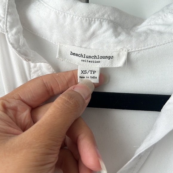 White Button Down 🤍 - Picture 2 of 3